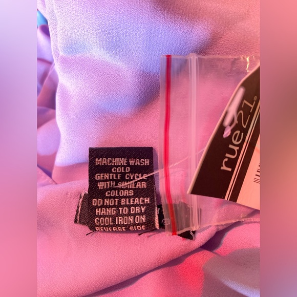 Lightweight Lilac Top NWT - Picture 4 of 4